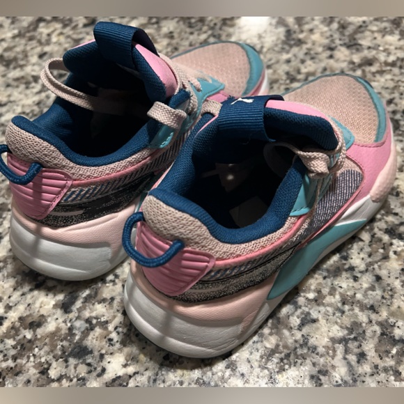 Puma - Picture 4 of 4